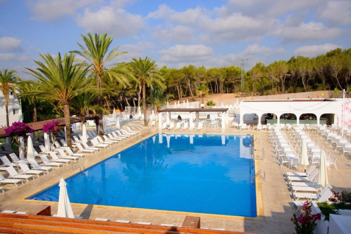 CALA LLENYA RESORT