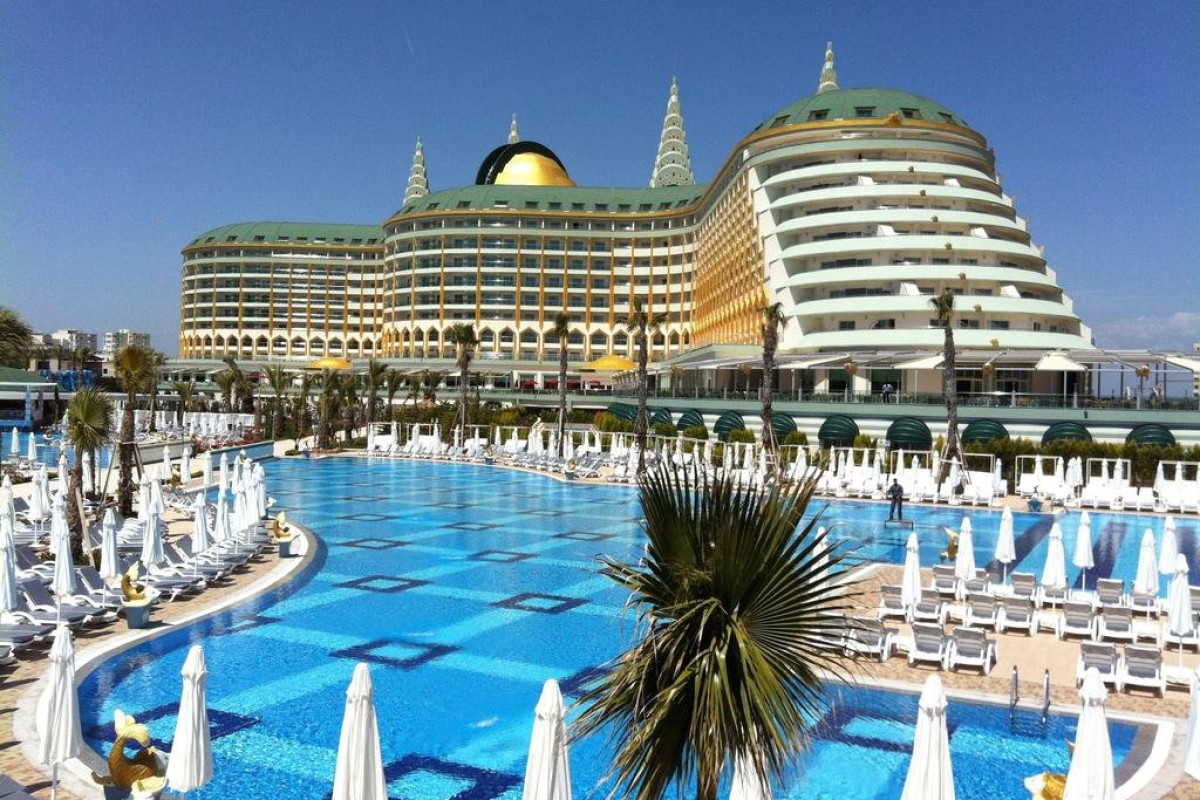 DELPHIN IMPERIAL