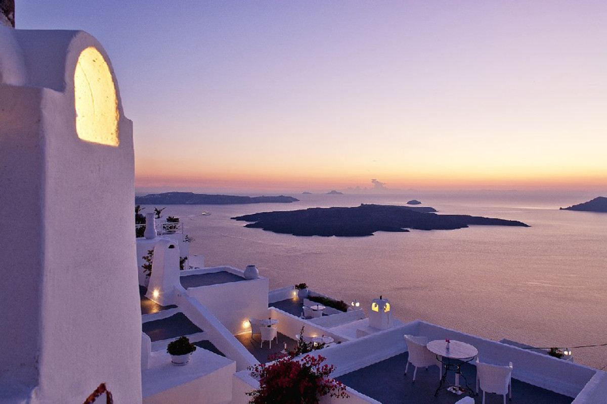 Cliffside Suites (Firostefani - Santorini)