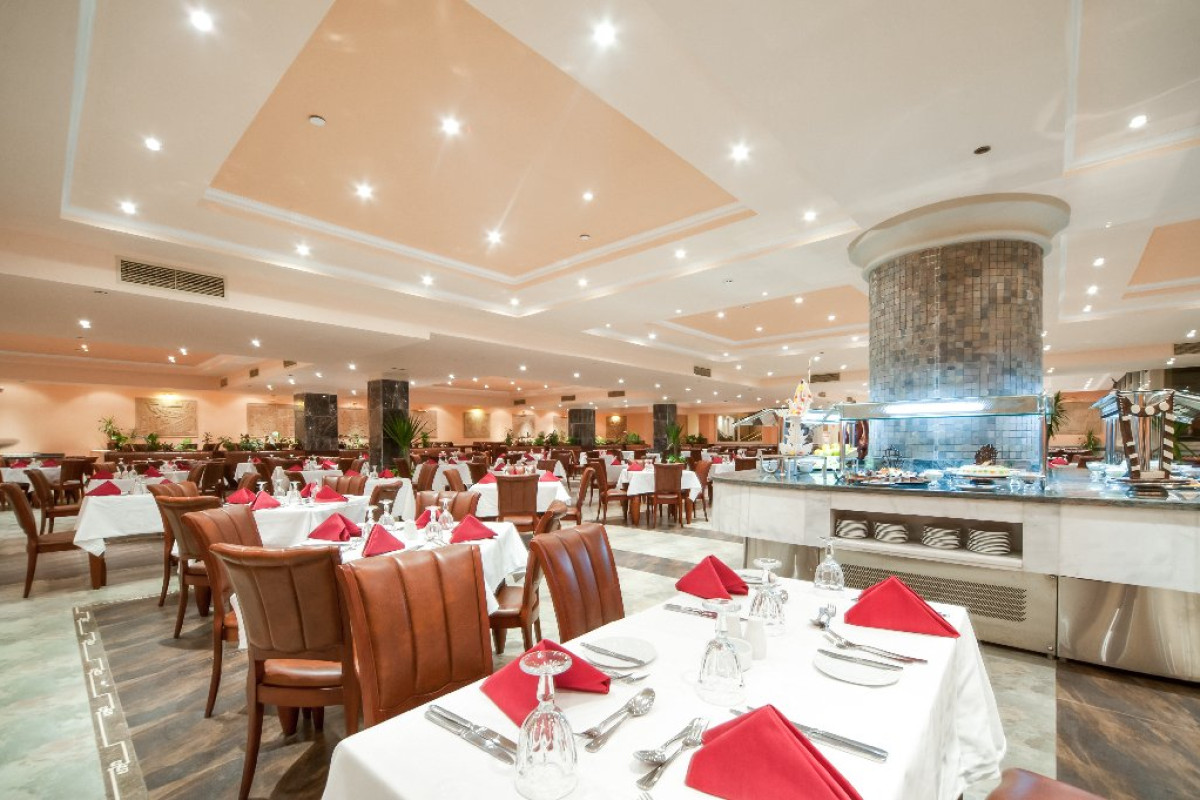 AMC ROYAL HOTEL (Recomandat 4*)
