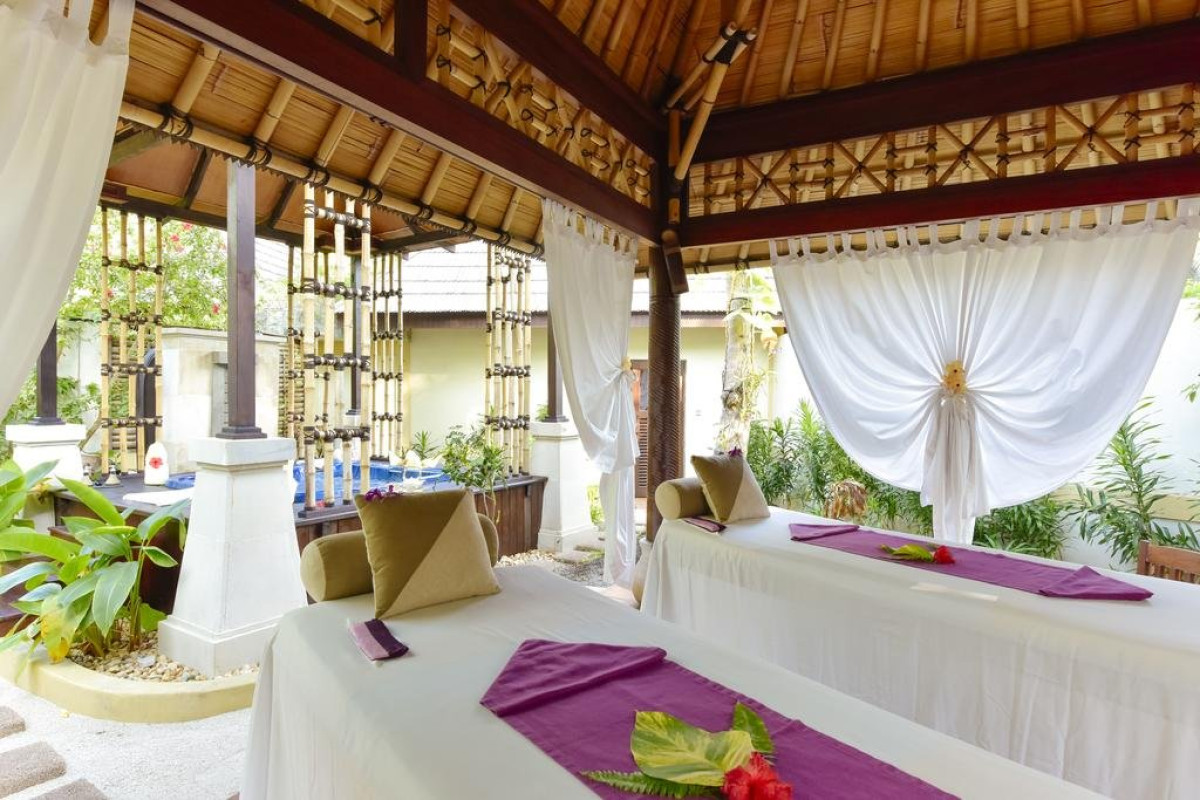 Royal Island Resort and Spa
