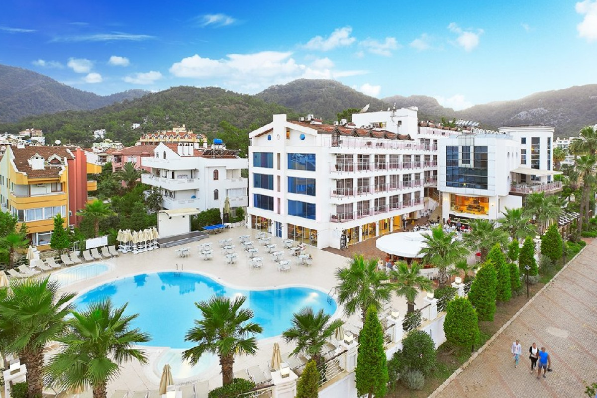 IDEAL PEARL HOTEL (Adults Only 16+)