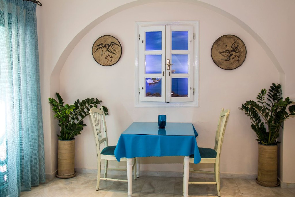 Andreas Hotel (Kamari Santorini)
