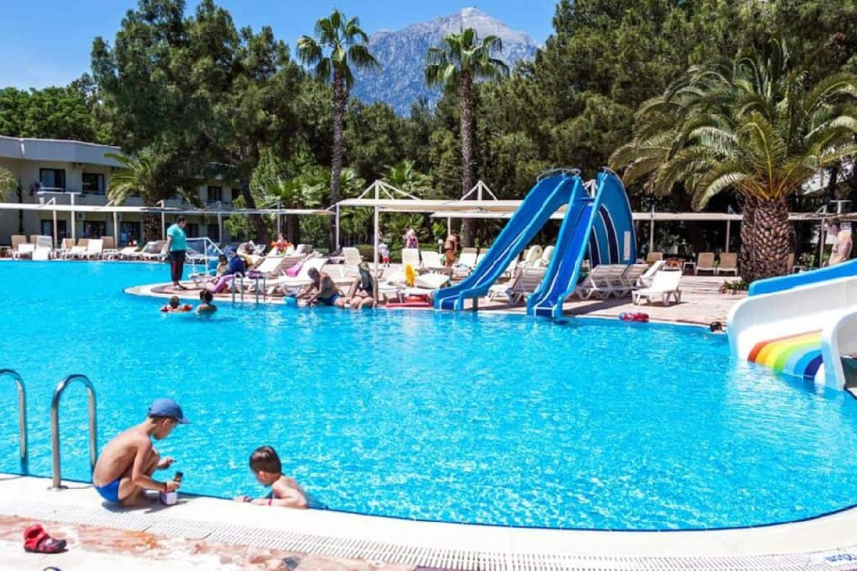 FUN AND SUN CLUB SAPHIRE
