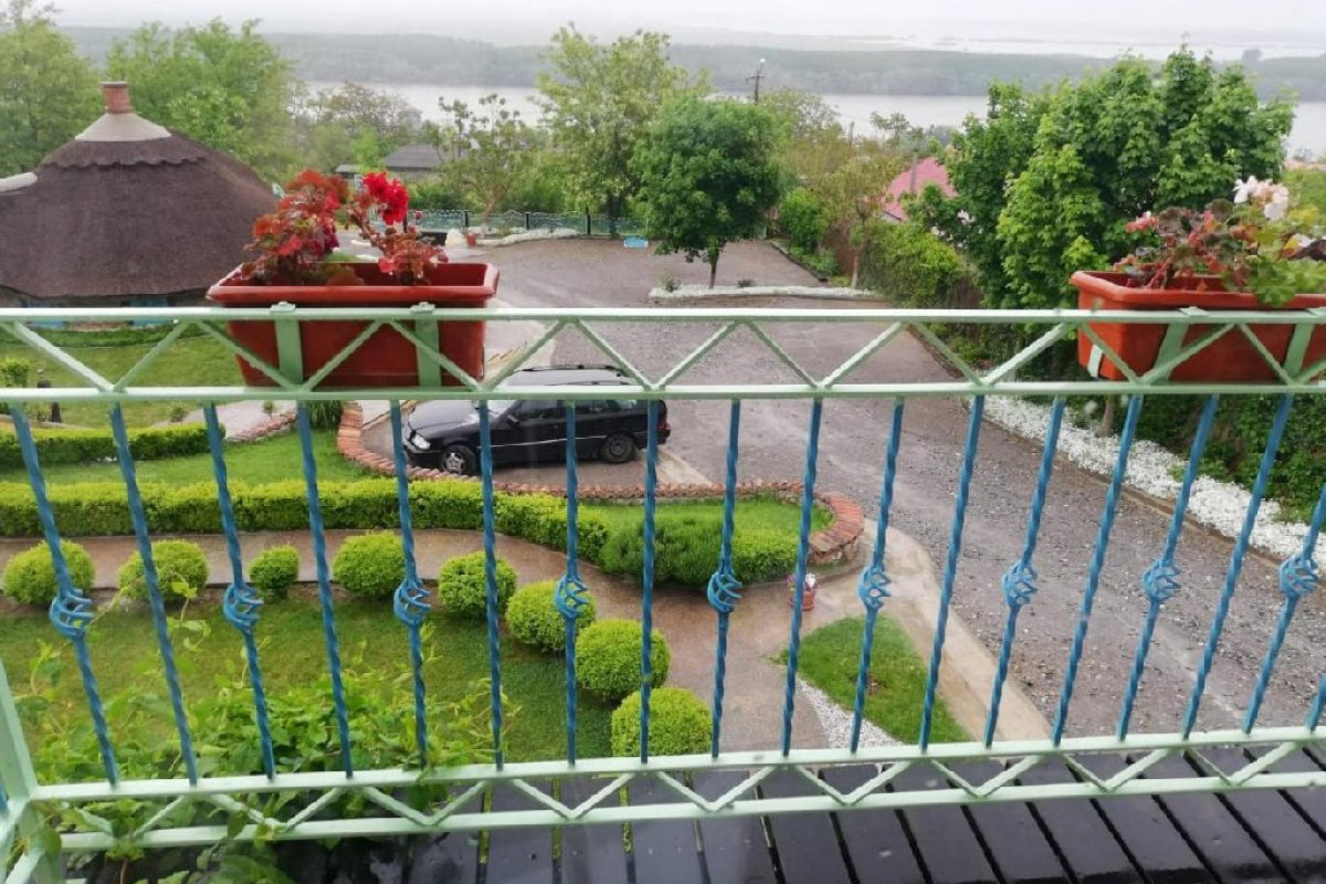 Pensiunea La Felinare