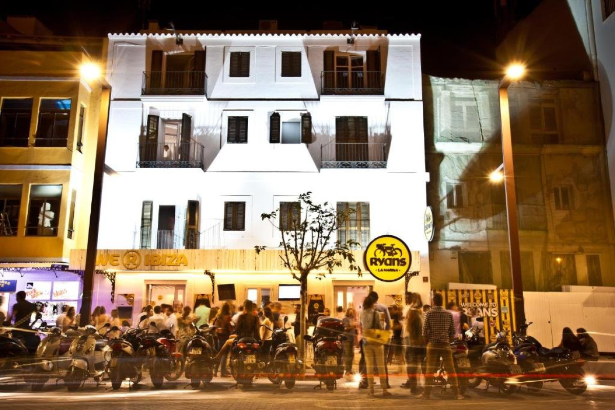 RYANS LA MARINA HOTEL