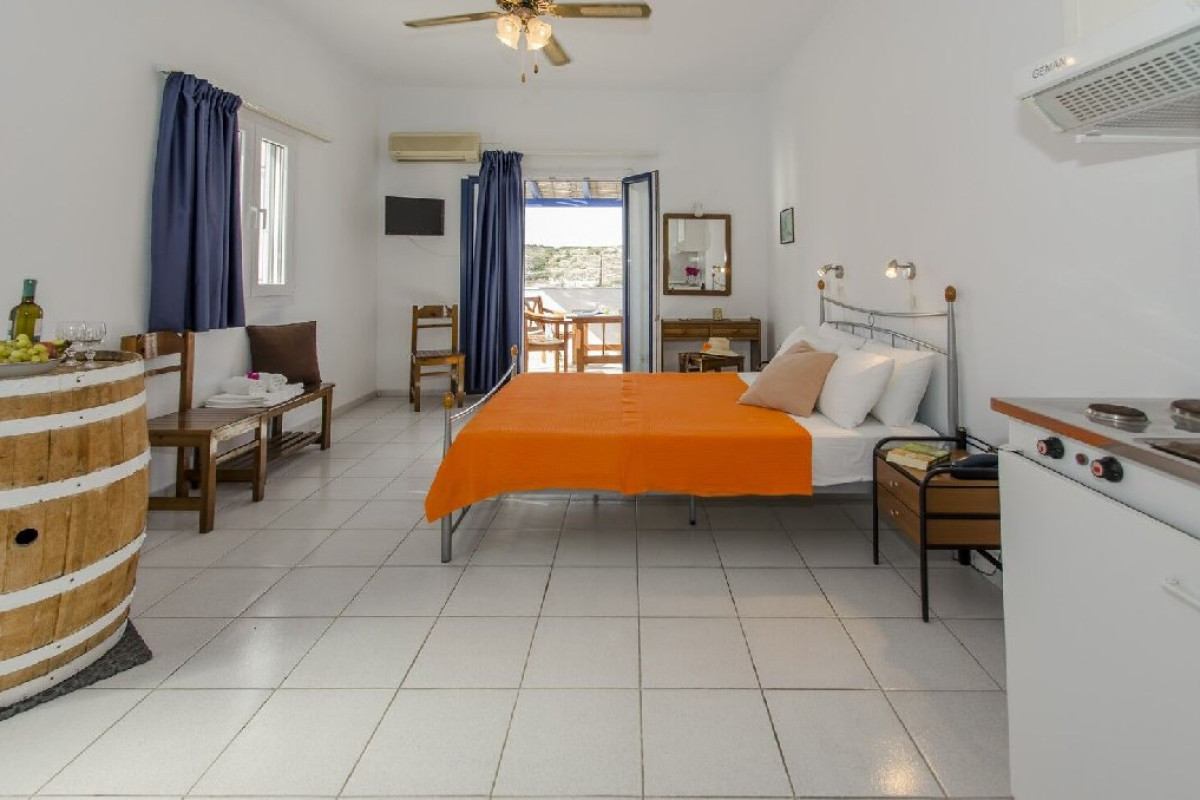 Heliovasilema Studio - Pollonia (Milos)