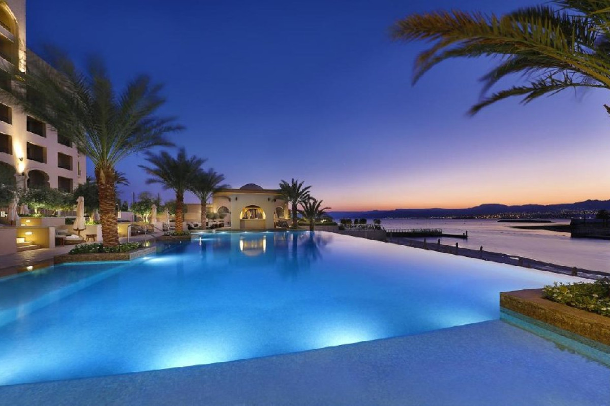 Al Manara Luxury Hotel