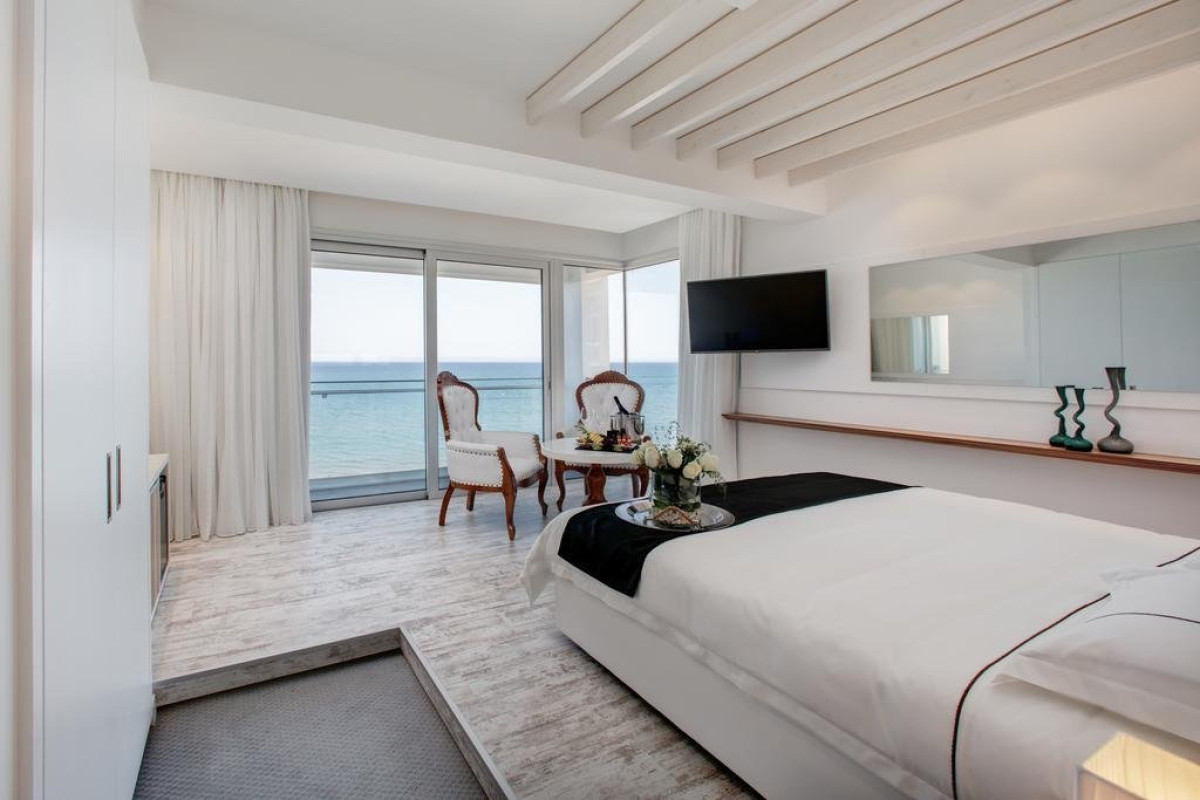 Ciao Stelio Deluxe (Adults Only)