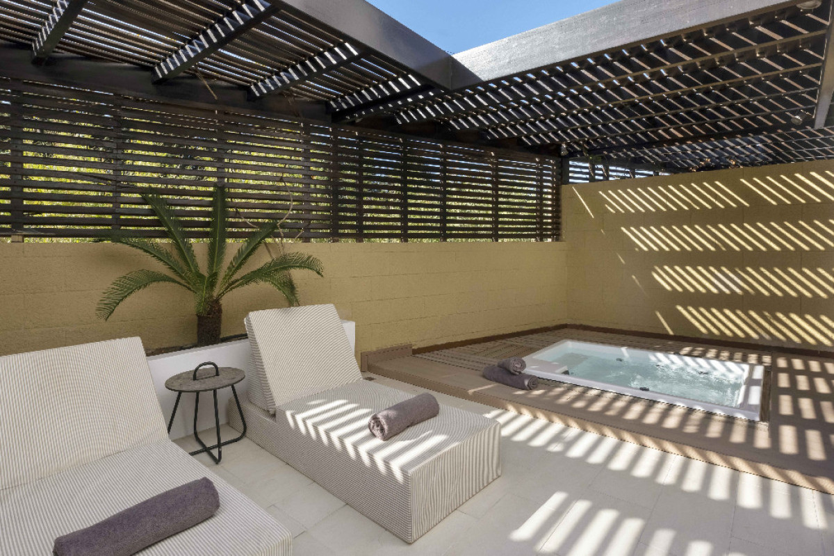 Aulus Lindos Rhodes, Curio Collection By Hilton