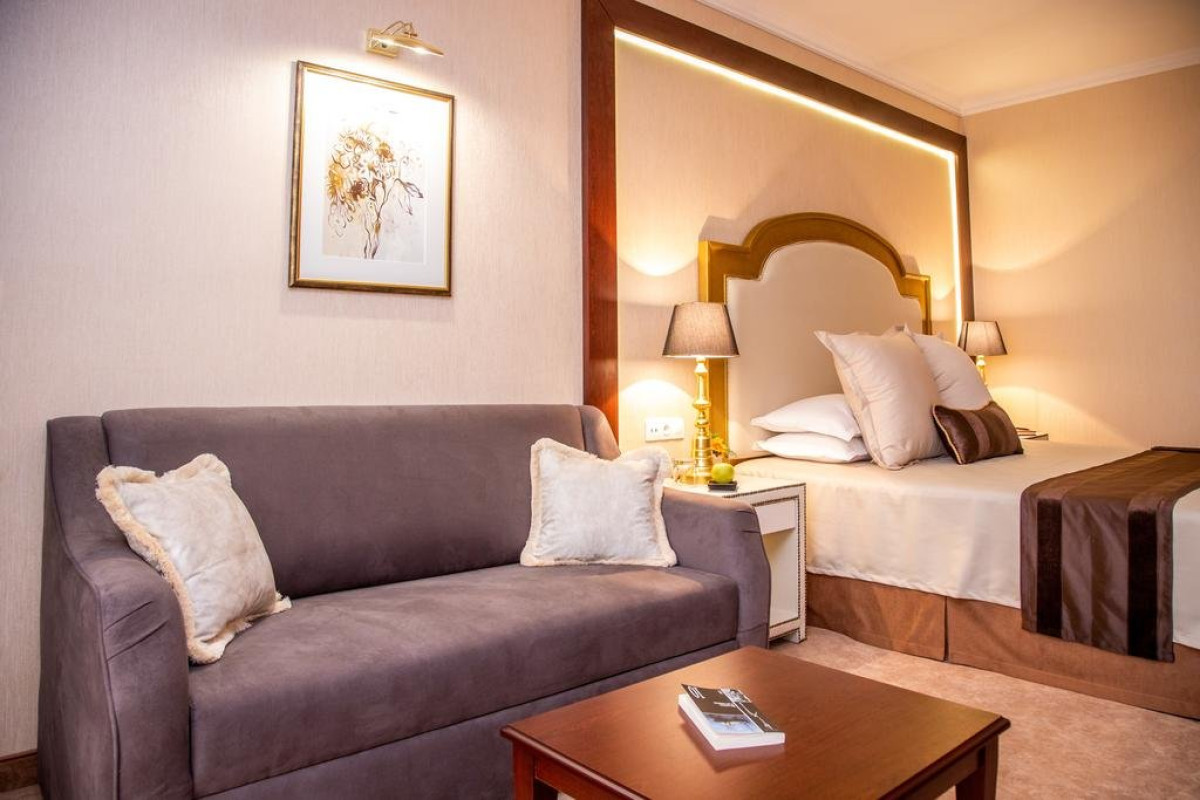 IMPERIAL PALACE HOTEL