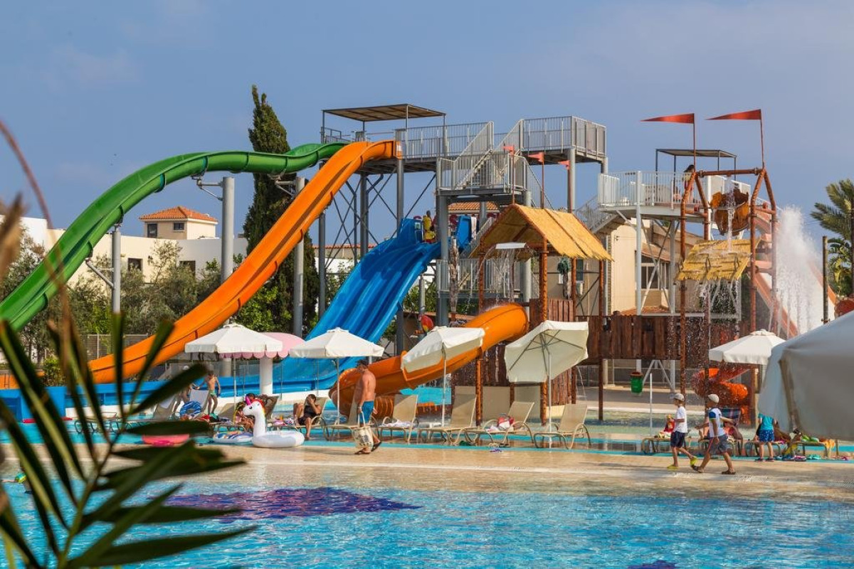 Electra Holiday Village
