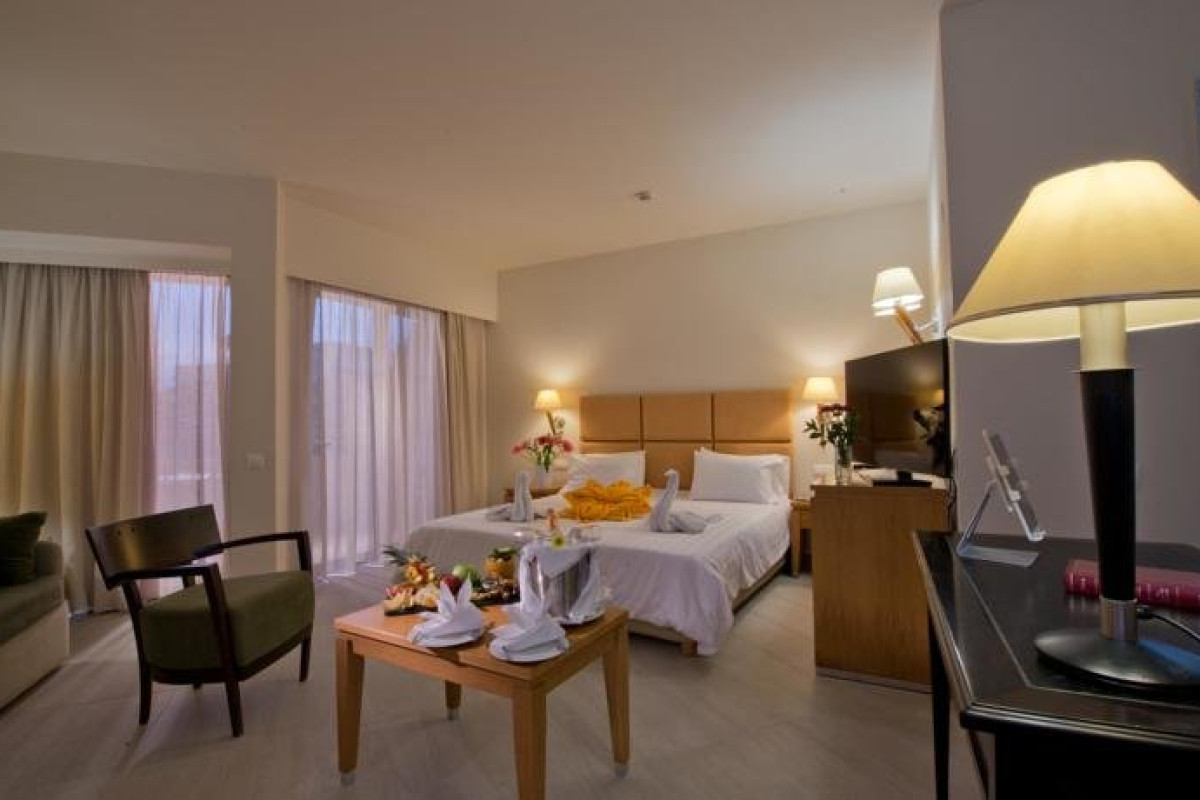 Minos Hotel (K)