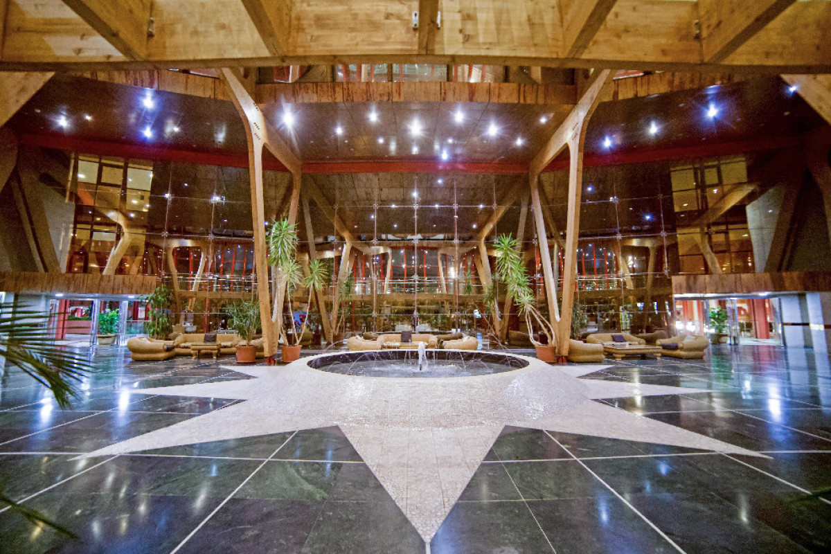 HOLIDAY WORLD VILLAGE HOTEL