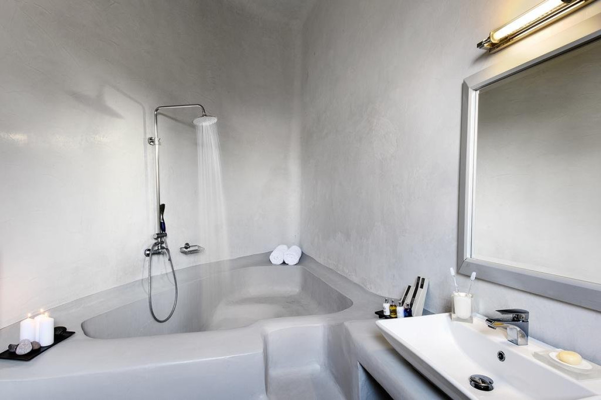 Ambassador Aegean Luxury Hotel Suites (Akrotiri - Santorini)