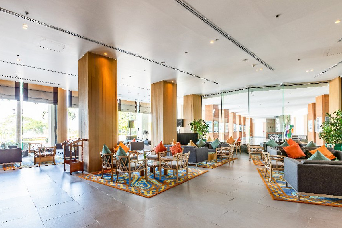 ROYAL CLIFF BEACH HOTEL