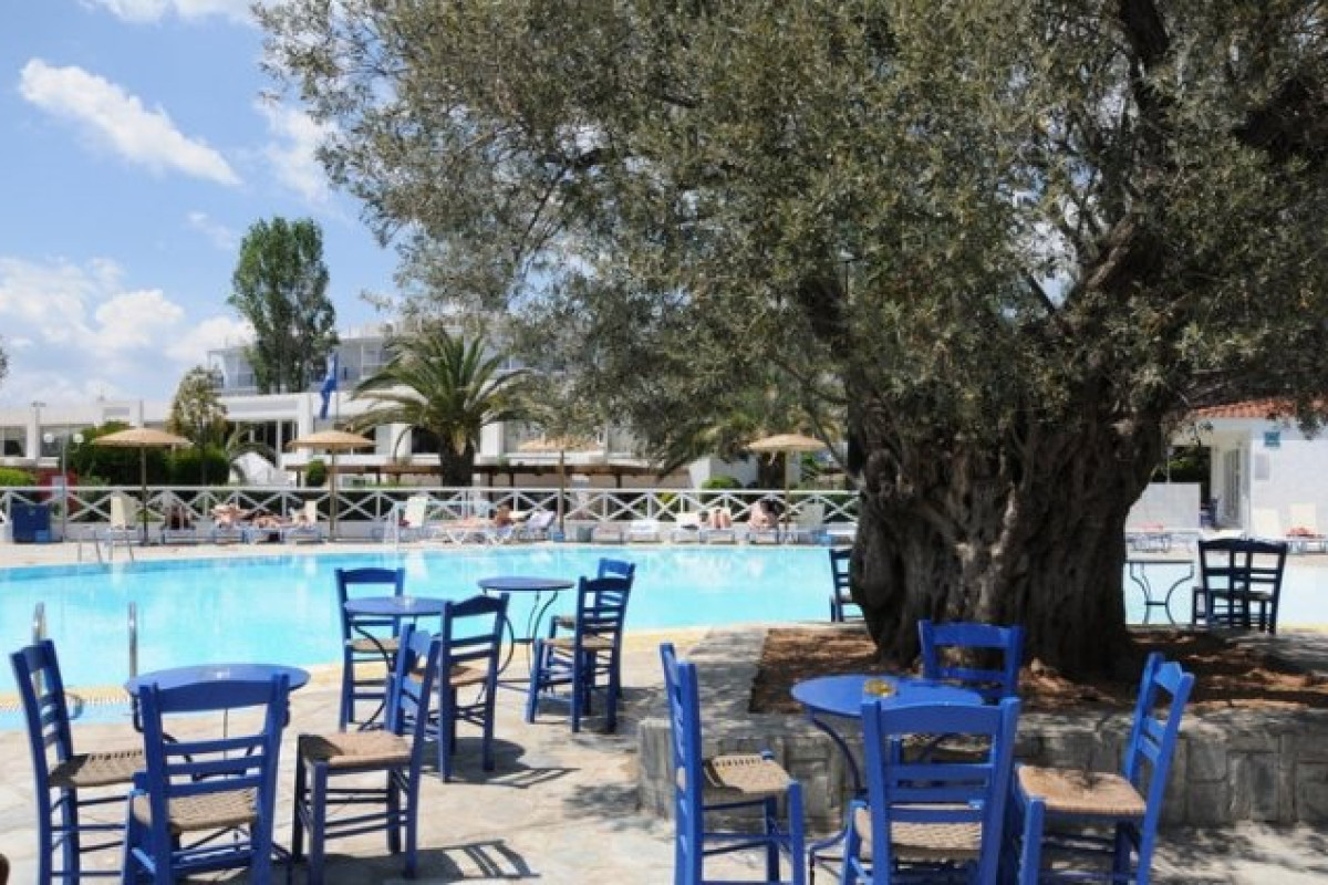 Grand Bleu Hotel (Eretria)