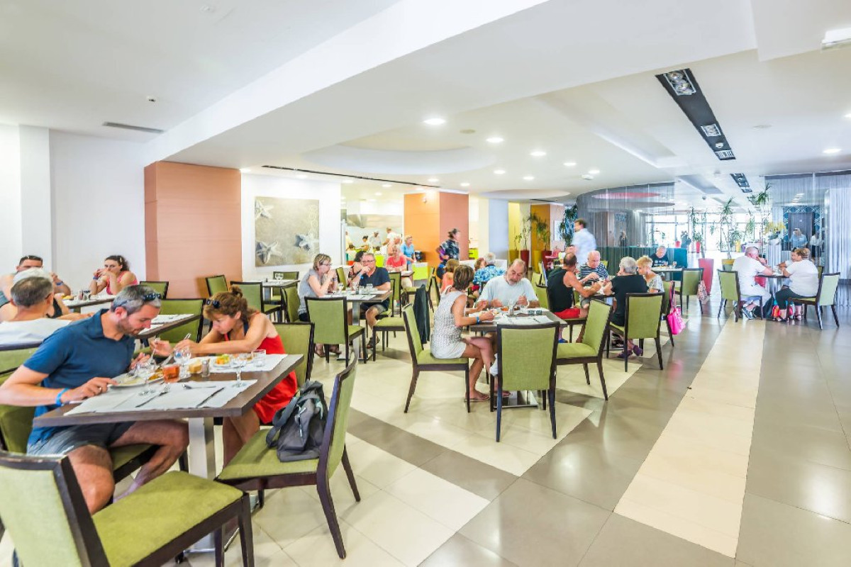 Otrant Hotel (R)