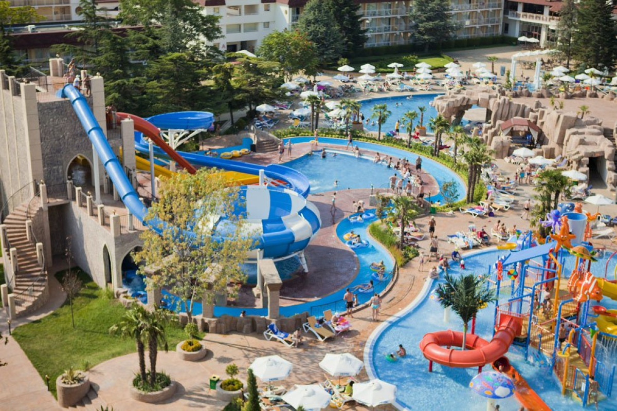 DIT EVRIKA BEACH CLUB