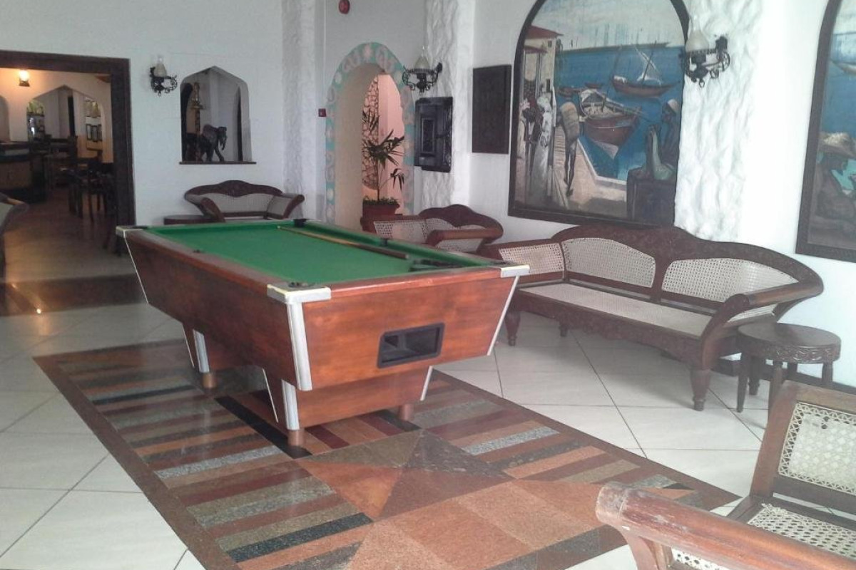 Bamburi Beach Resort (R)