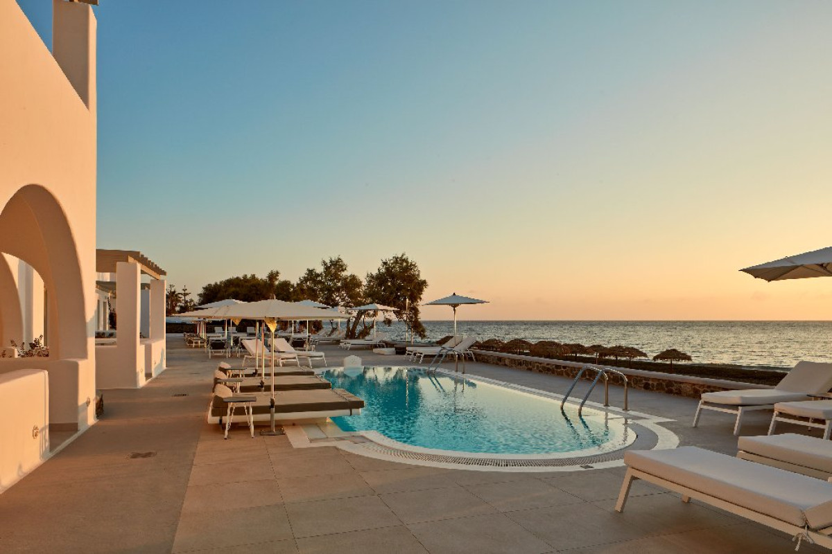 Costa Grand (Kamari - Santorini)