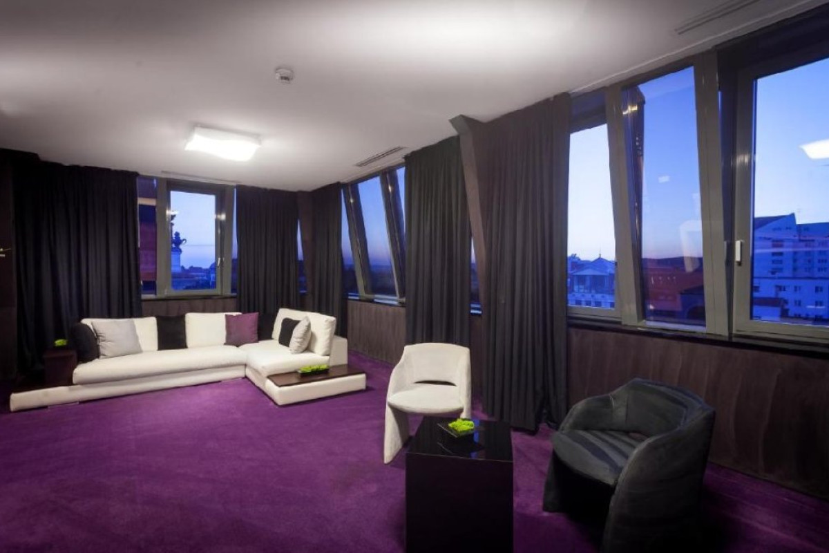 Hotel Plaza V