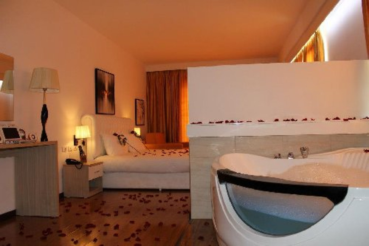 Bleart Tourist Complex - Beachfront Resort