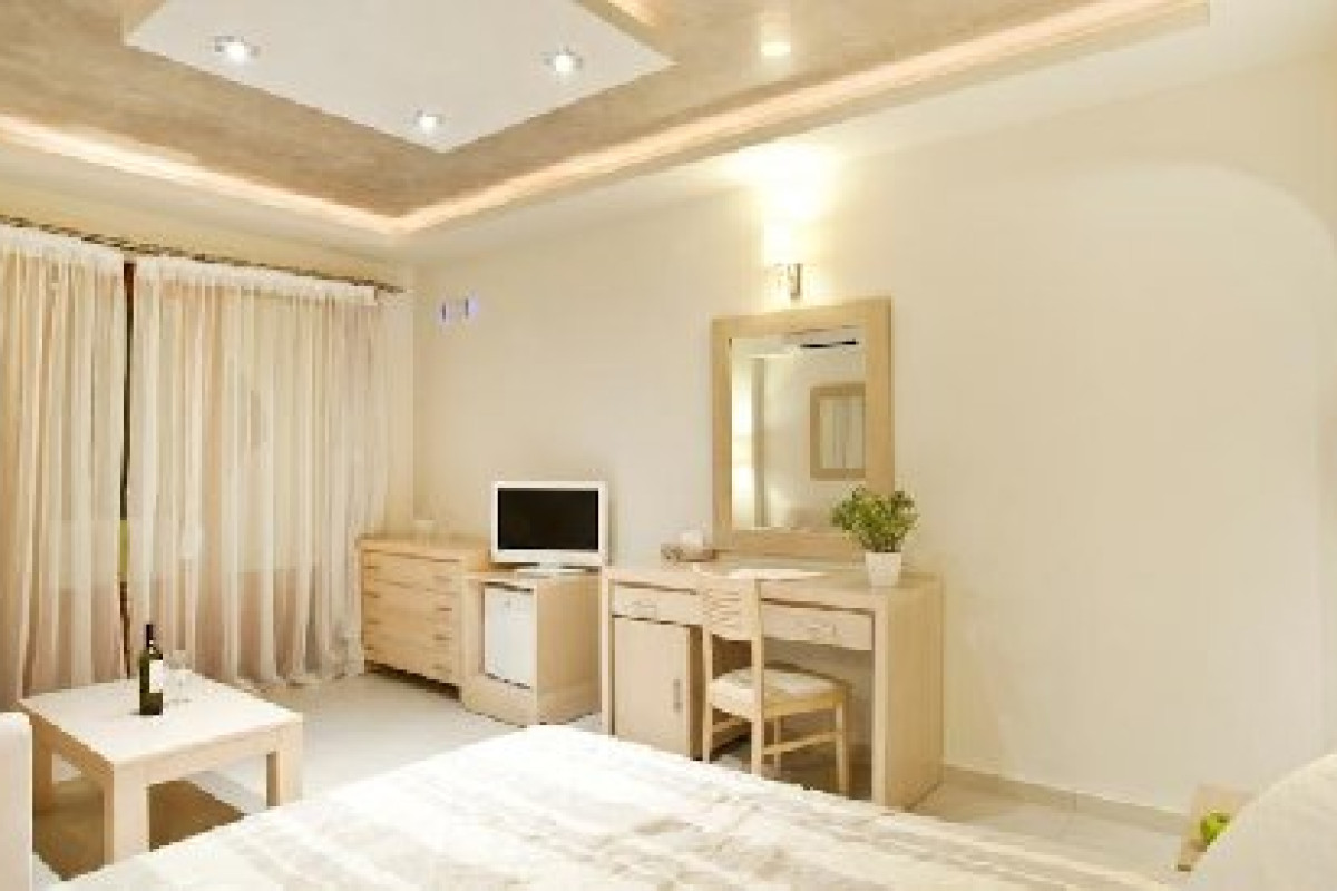 Petit Palace (Agia Irini - Fira - Santorini)