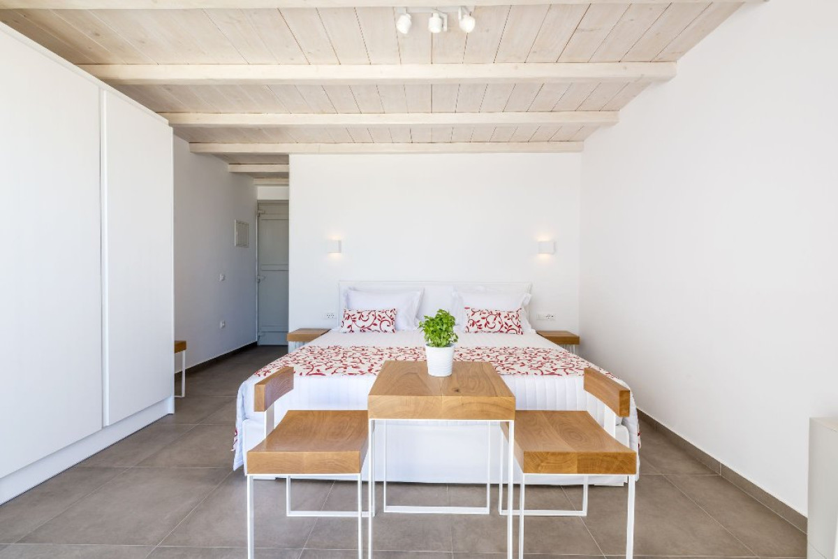 Bespoke Mykonos (K)