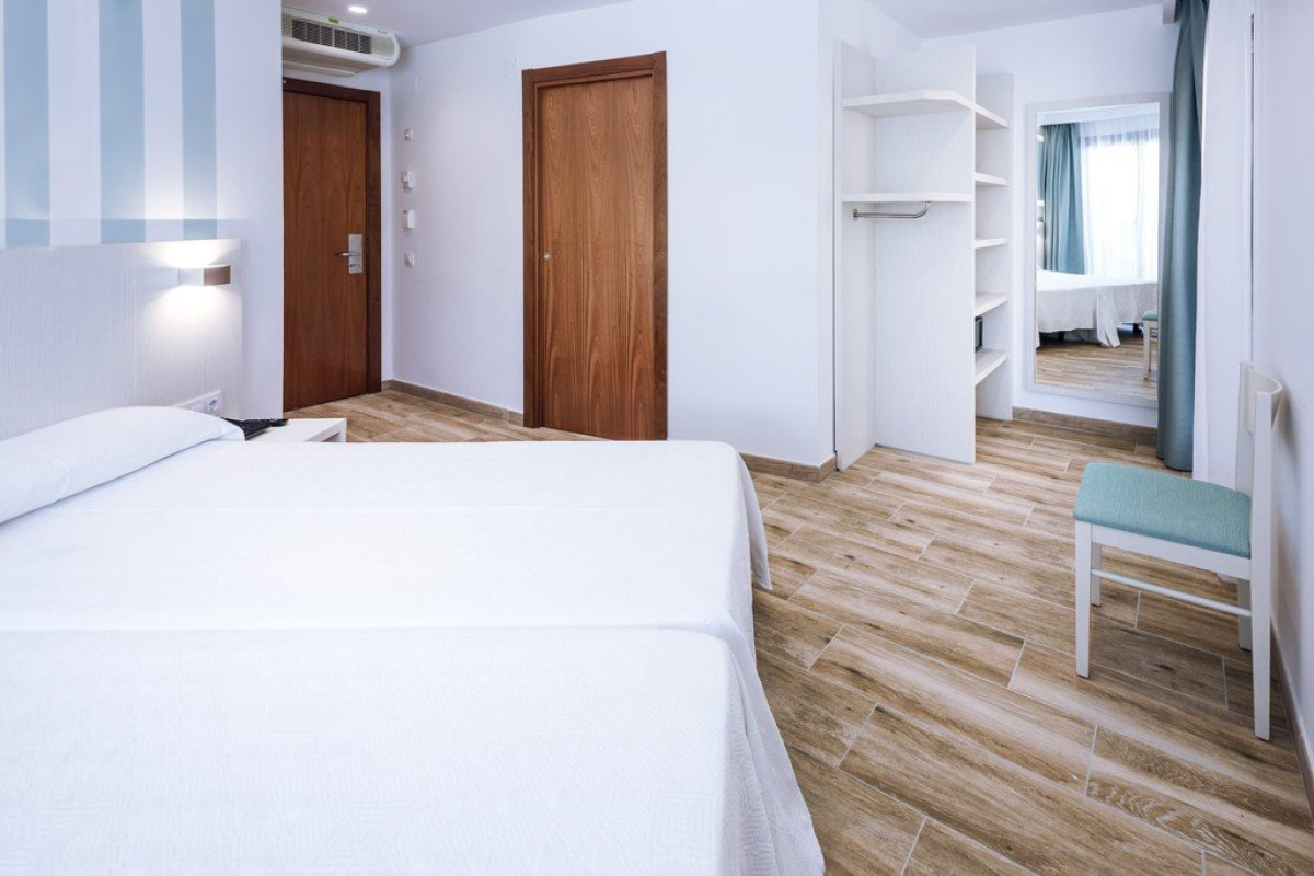 MERCE HOTEL (Pineda de Mar)