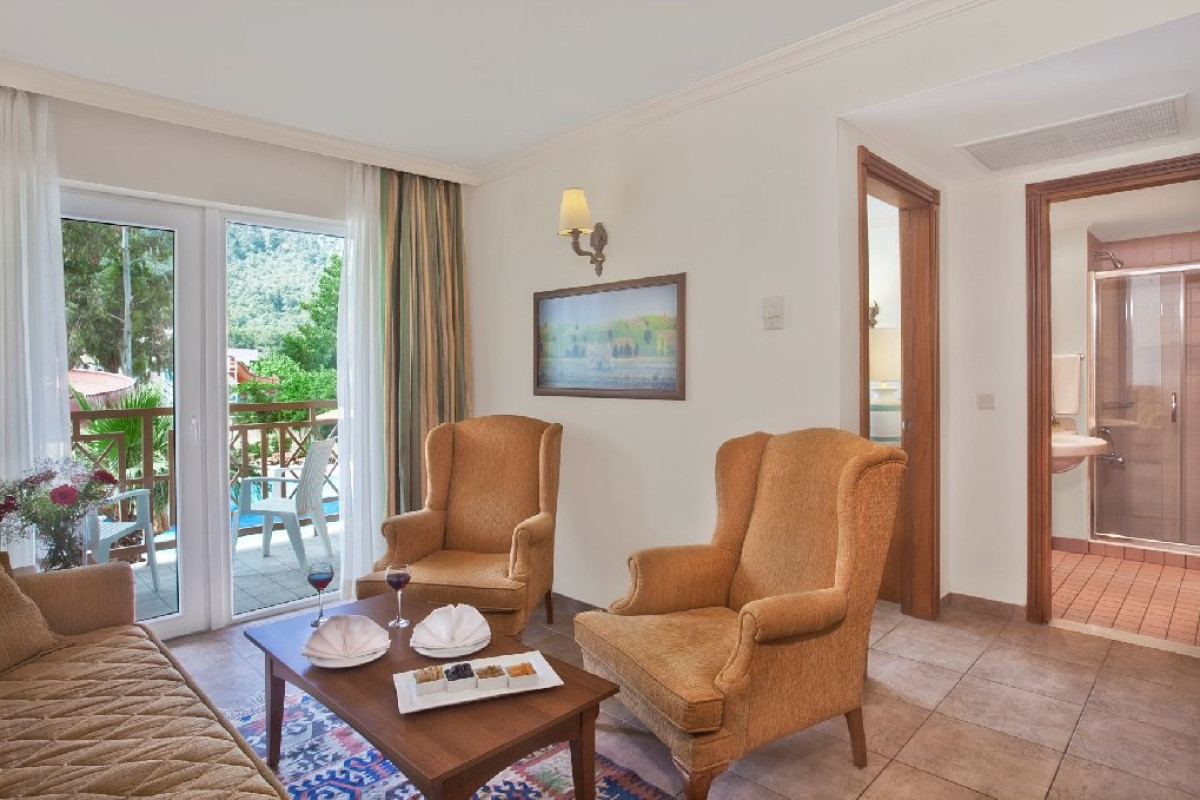 AKKA HOTELS CLAROS