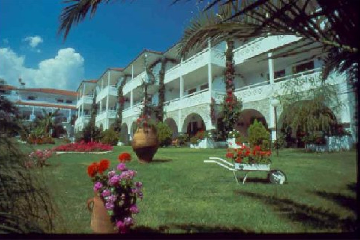 Porfi Beach Hotel (Nikiti, Sithonia)