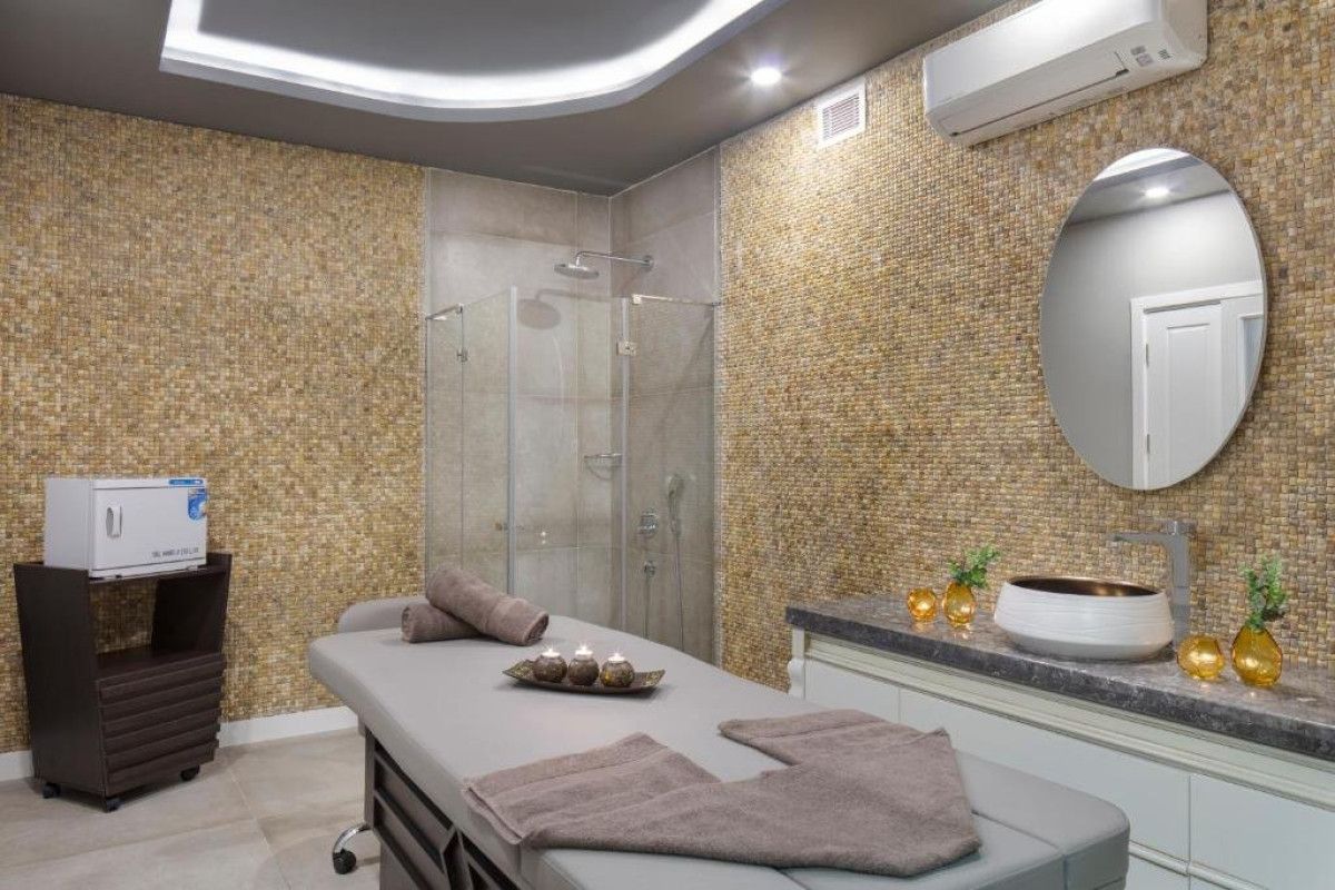 BLUE MARLIN DELUXE SPA RESORT