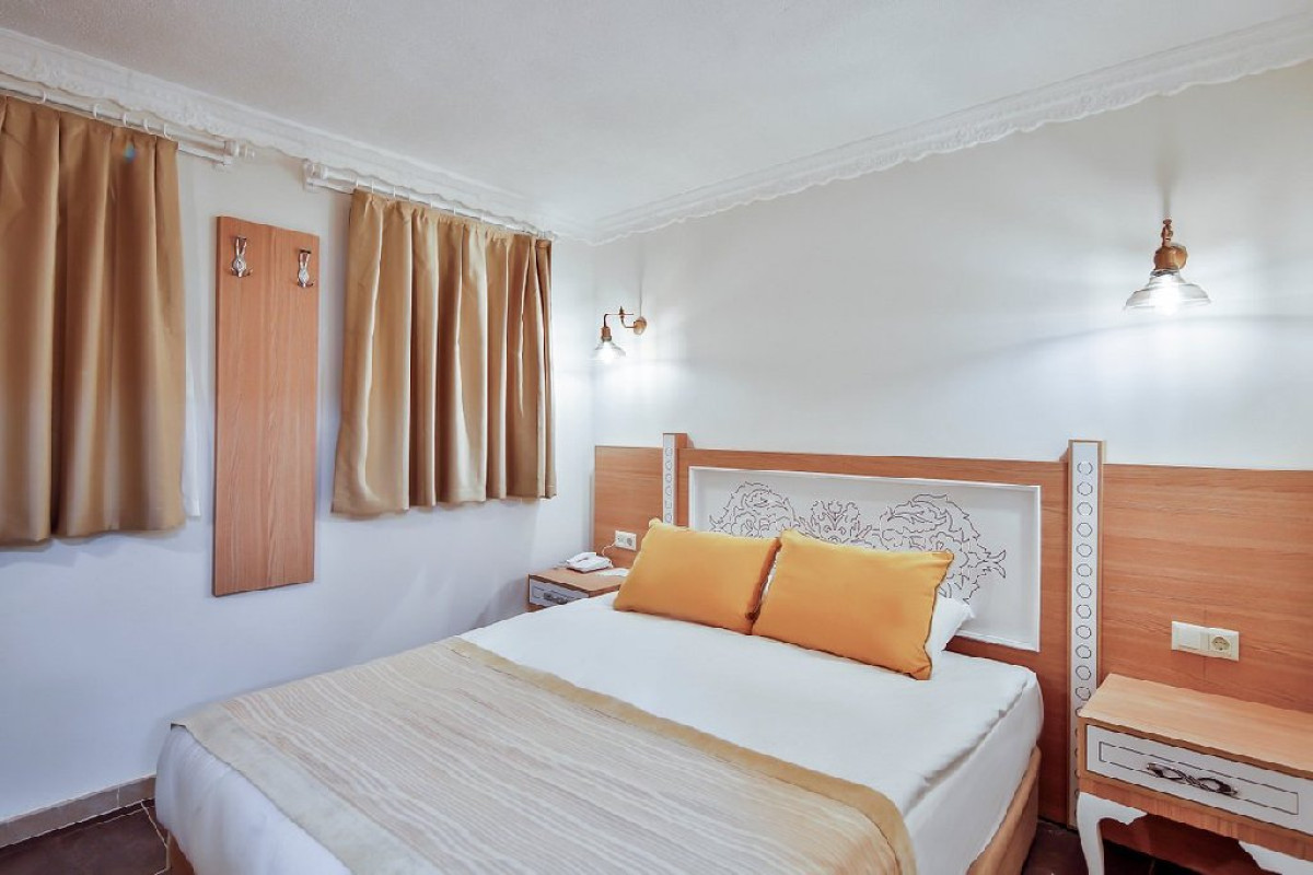CRYSTAL CLUB WORLD OF COLOURS RESORT SPA