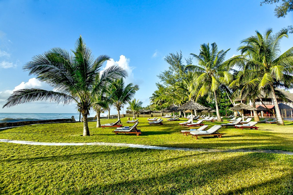 Neptune Palm Beach Boutique Resort and Spa