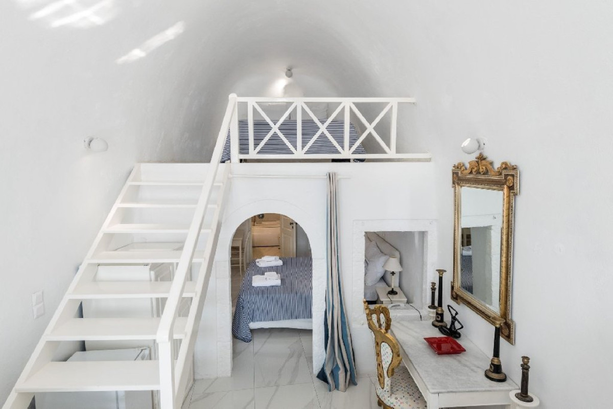 Alexander Villas (Imerovigli - Santorini)