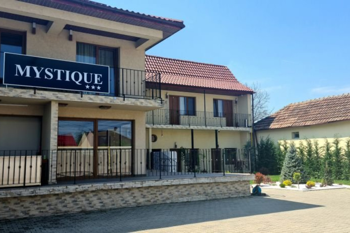. MYSTIQUE CAMERE DE INCHIRIAT