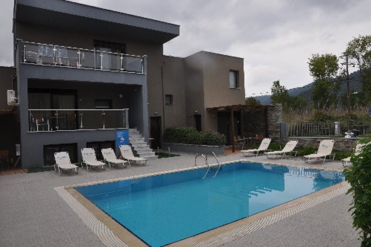 Mary s Residence Suites (Chryssi Akti)