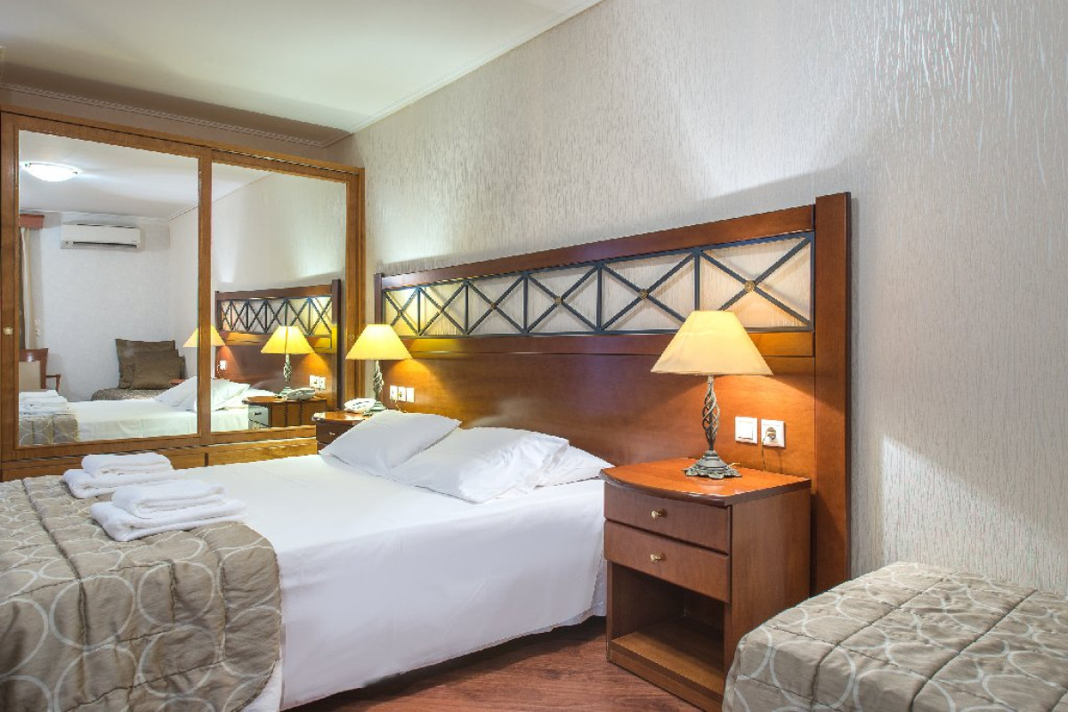 Diana Hotel (Zakynhos Town)