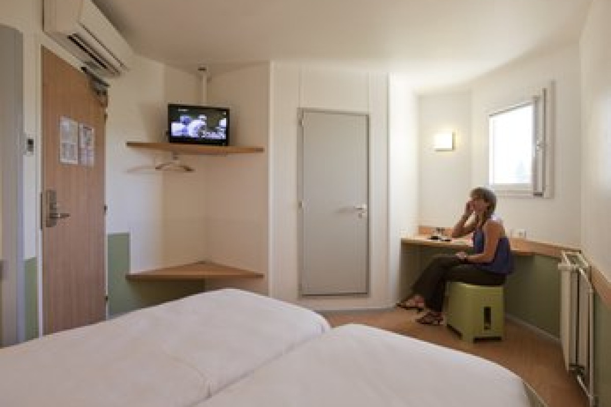 IBIS BUDGET LYON L ISLE D ABEAU