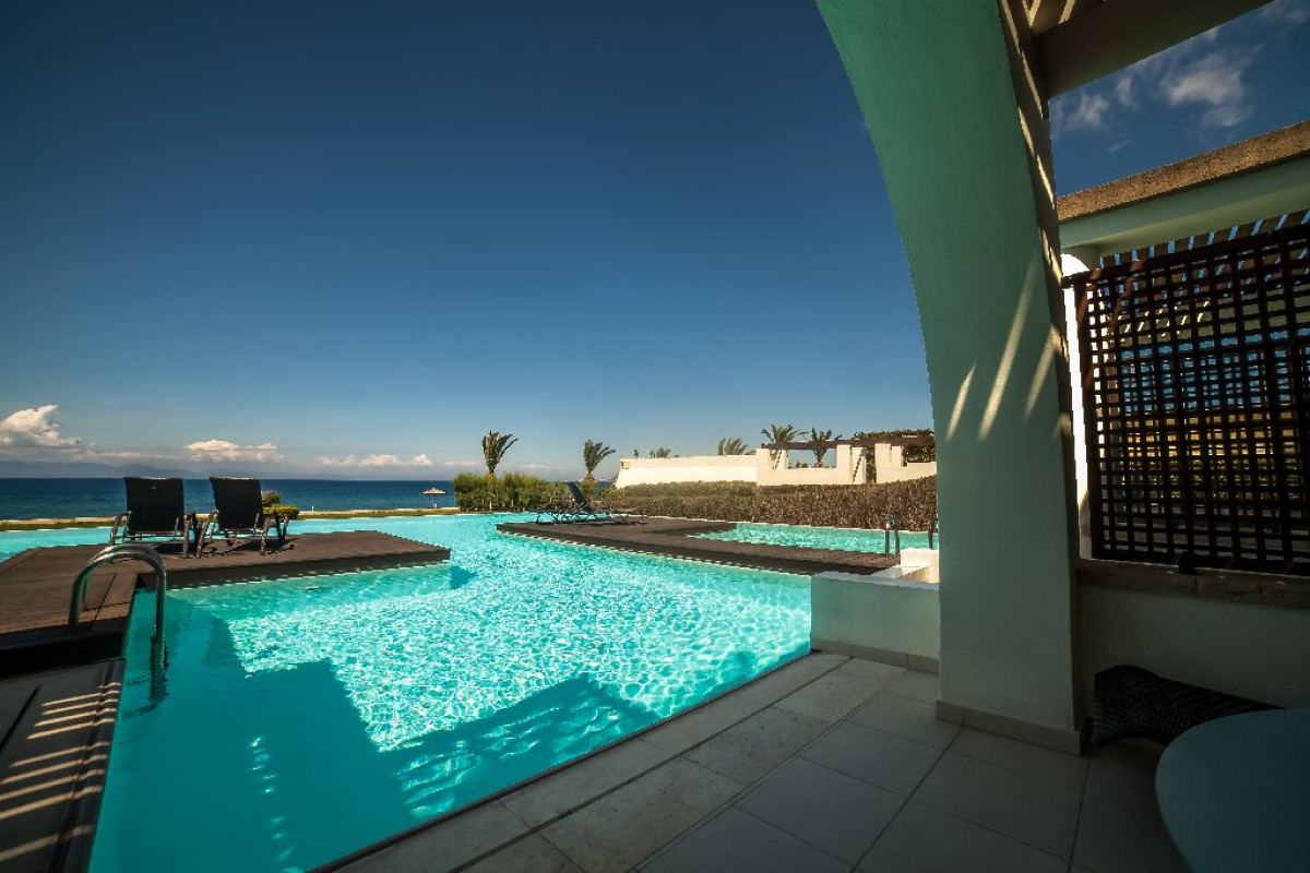 The Ixian All Suites - Adults Only 16+
