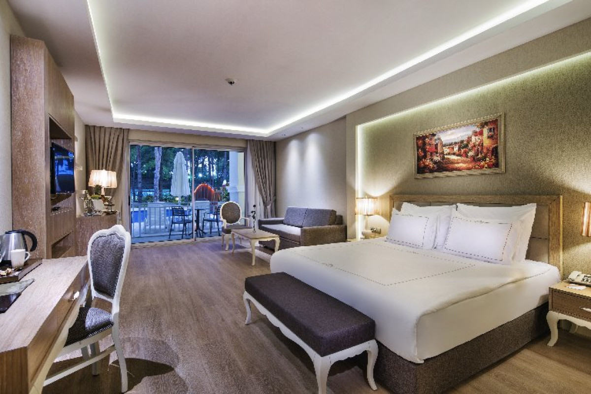 BELLIS DELUXE HOTEL