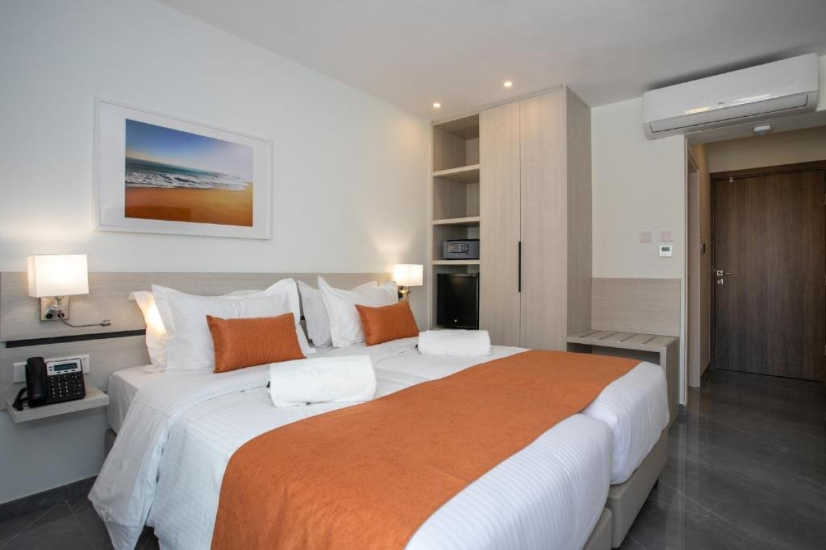 LARCO HOTEL BY BEST WESTERN PLUS
