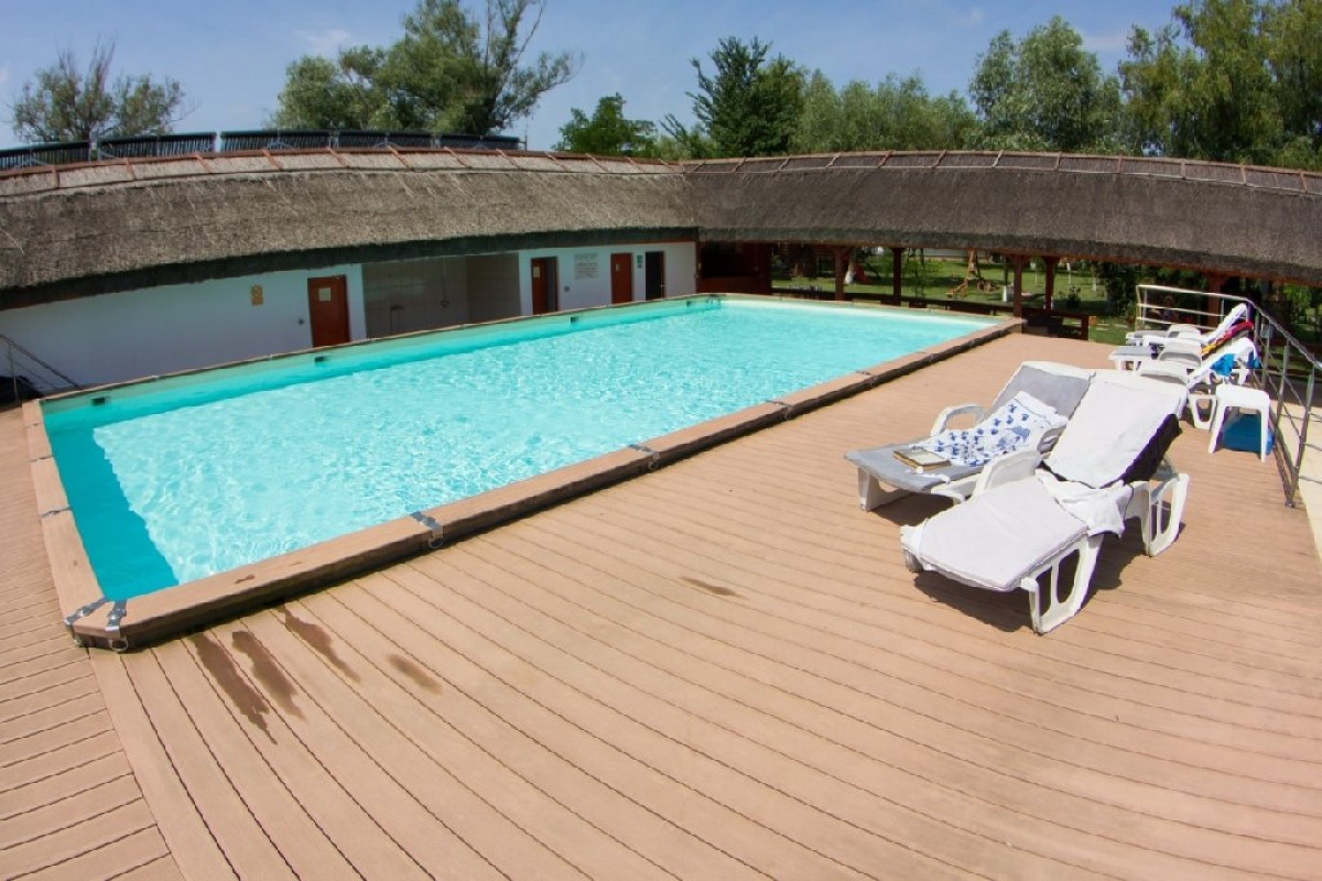 Insula Nada Apelor Resort