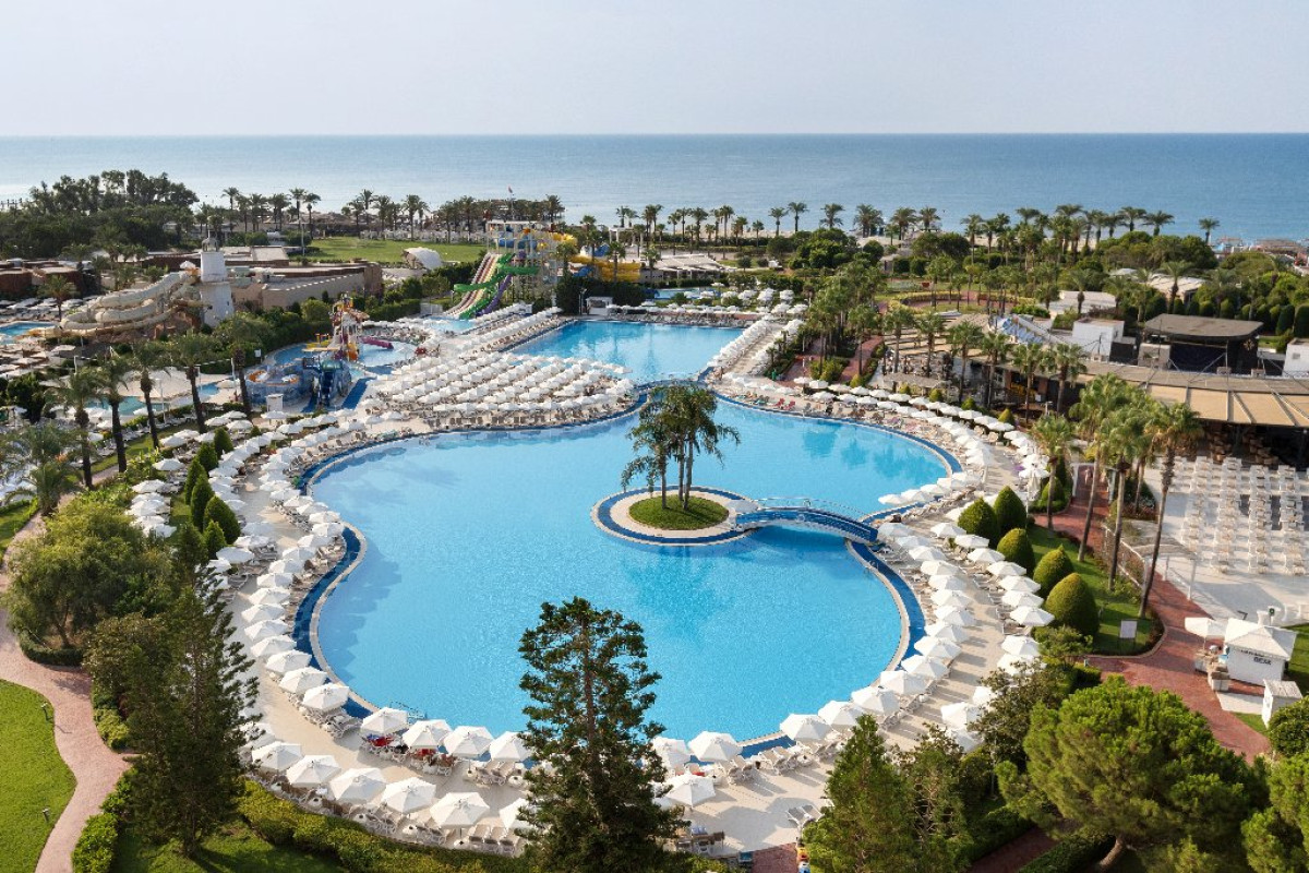 MIRACLE RESORT