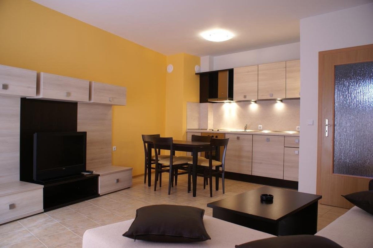 Royal Cove ApartHotel