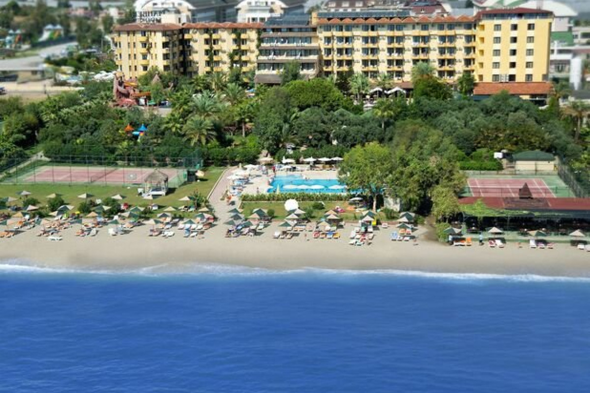 MC MAHBERI BEACH HOTEL