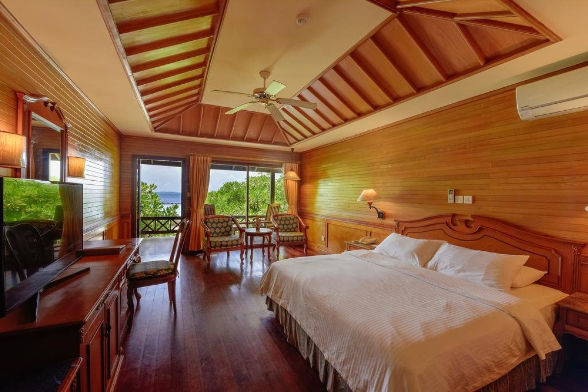 Royal Island Resort and Spa