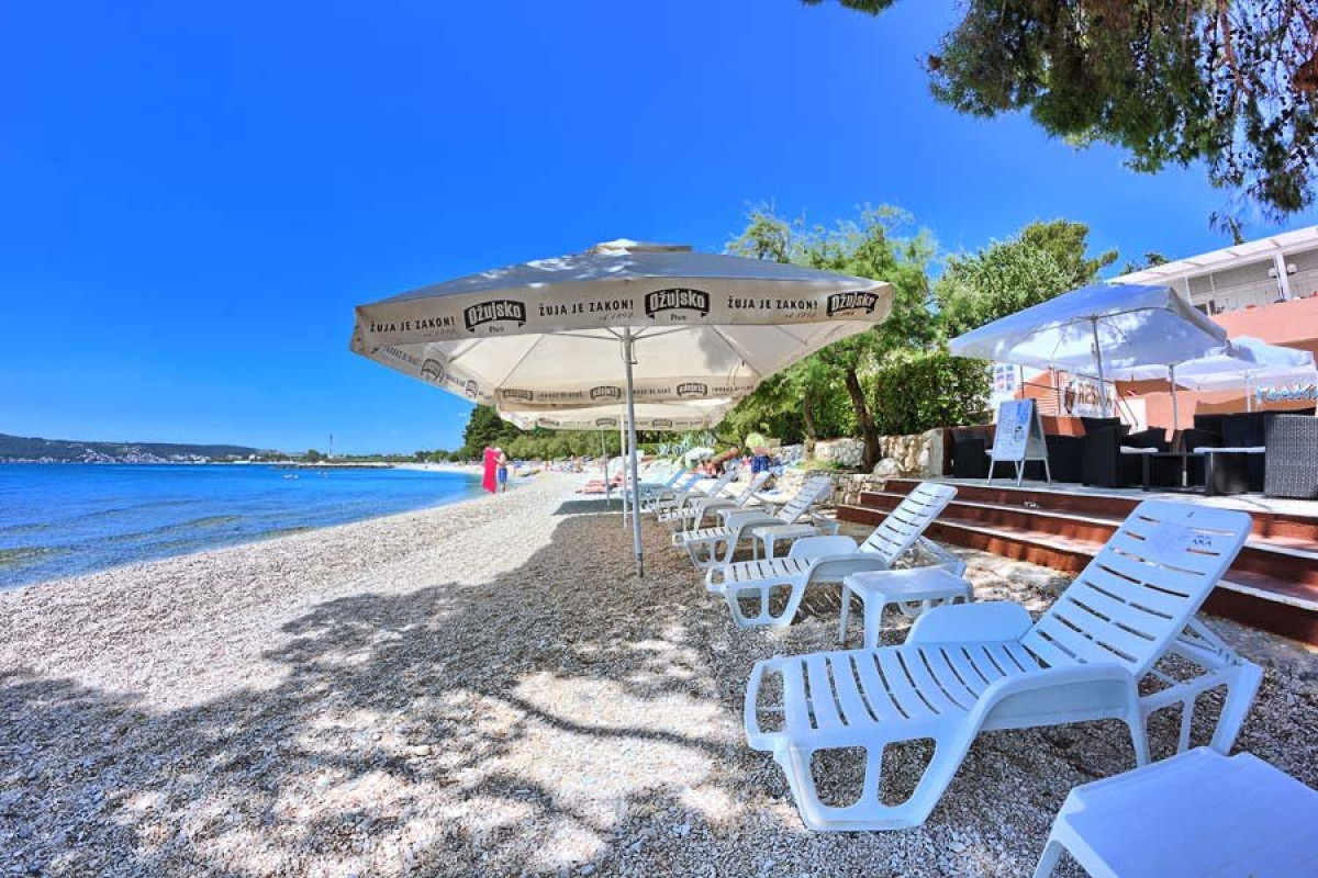 RESNIK TOURIST RESORT (Kastel Stafilic)