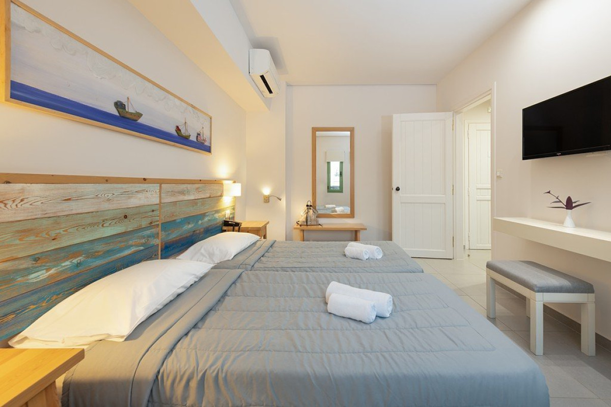 Erato Beach - Adults Only (K)
